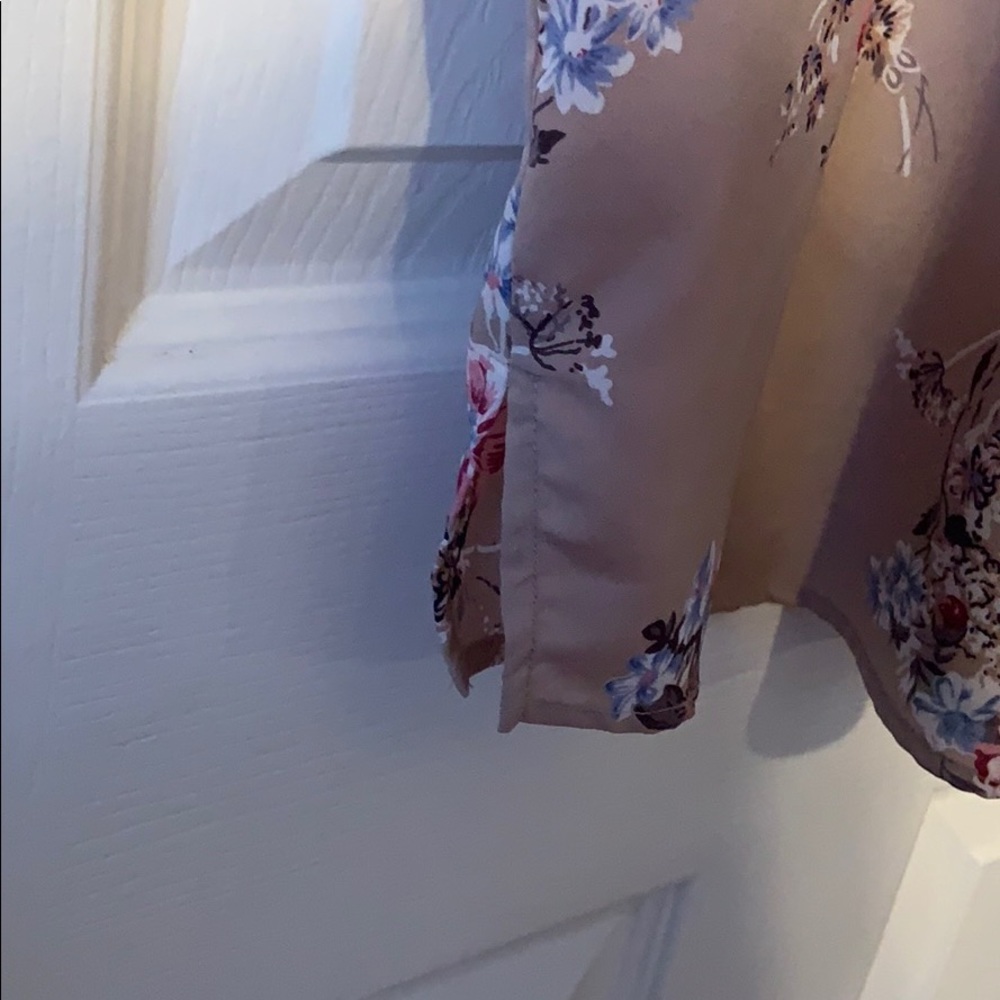 Summer top for work - Picture 6 of 8